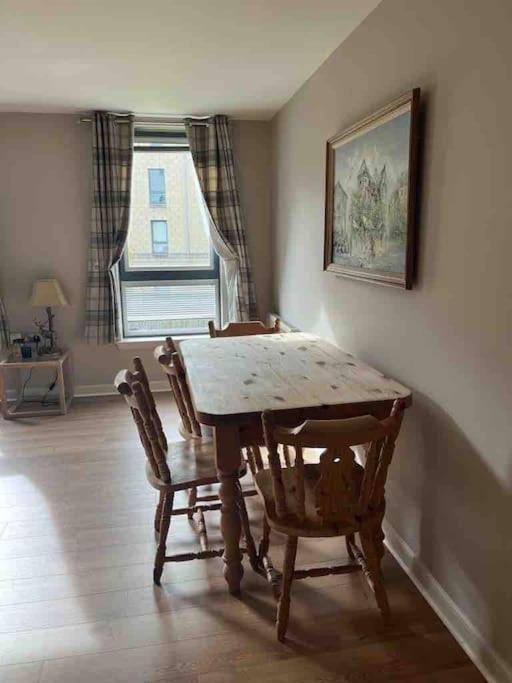 Modern Edinburgh Apartment 2 Bedrooms & Two Bathrooms Edimburgo Exterior foto